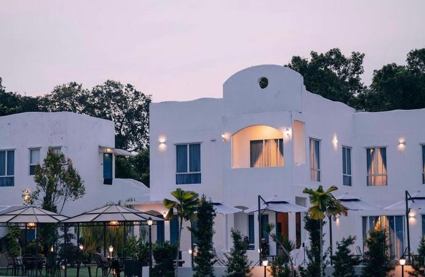 The Arjana Resort Masjid Tanah Exterior foto